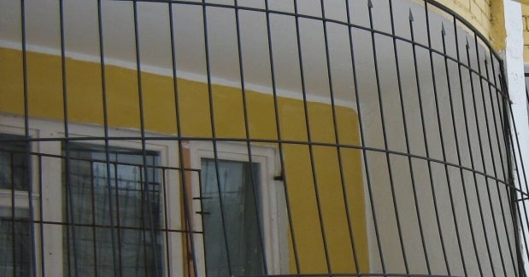 Металлические решетки на окна под ключ в Саратове